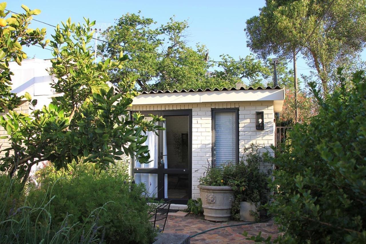 Courtyard Studio Lights And Wi Fi During Load Shedding Stellenbosch Exterior photo